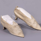  PAIR OF LADIES’ FIGURED SILK SHOES, BRITISH, 1785-1795