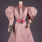 PINK PATTERNED SILK DAY DINNER GOWN, BOSTON, c. 1895